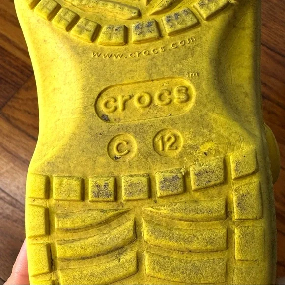 Kids Crocs Clogs Bundle Classic Yellow Lined Black Unisex Sz 12 - Picture 6 of 7